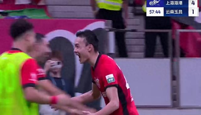 华体会-刘若钒踢疯了！一战独造4球，11分钟双响炮，媒体人：或入国足